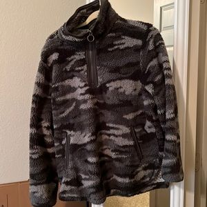 Oversized Grey Camo Sherpa